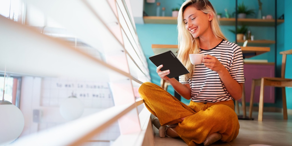 PocketBook Viva - 电子阅读器可展现全色域和所有音频功能